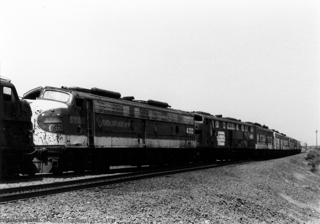 NJT E8A 4332